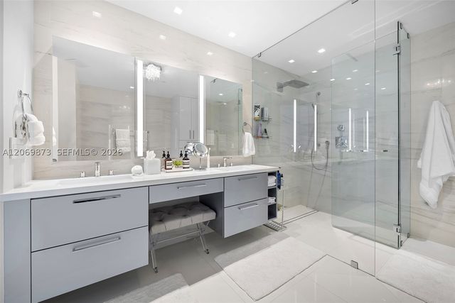 100 S Pointe Dr 1409, Miami Beach, FL 33139