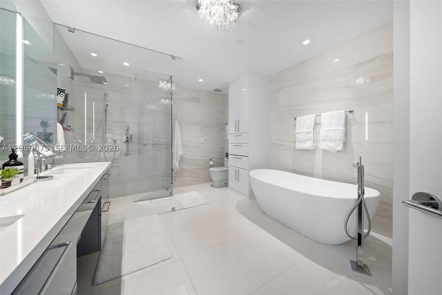 100 S Pointe Dr 1409, Miami Beach, FL 33139