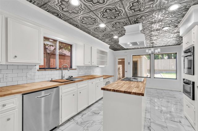 11830 Thoreau Drive, Montgomery, TX 77356