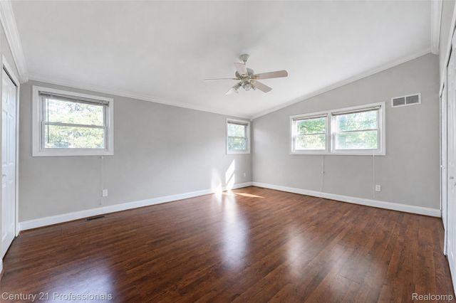1520 Brentwood Drive, Troy, MI 48098