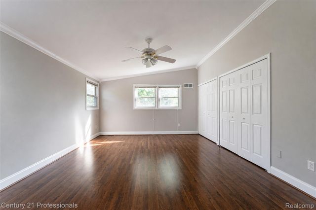 1520 Brentwood Drive, Troy, MI 48098