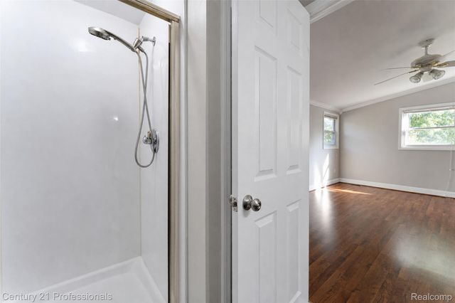 1520 Brentwood Drive, Troy, MI 48098