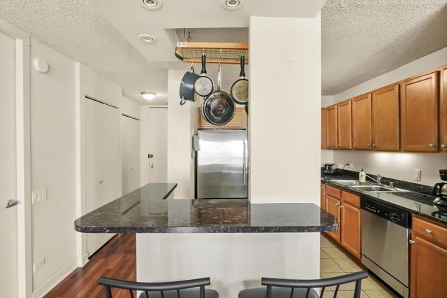 30 E HURON Street 5410, Chicago, IL 60611