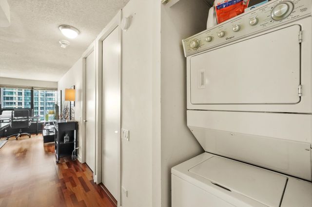 30 E HURON Street 5410, Chicago, IL 60611