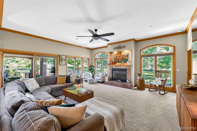 8454 Grays Drive, Grosse Ile, MI 48138