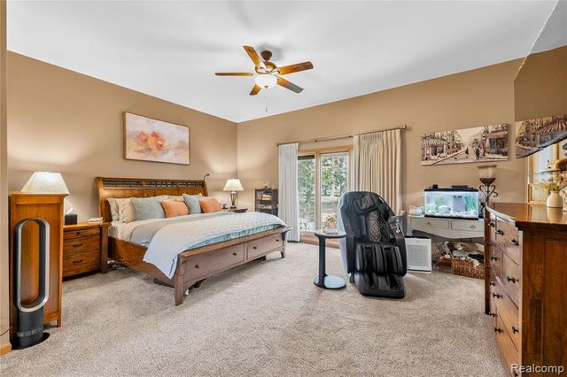 8454 Grays Drive, Grosse Ile, MI 48138