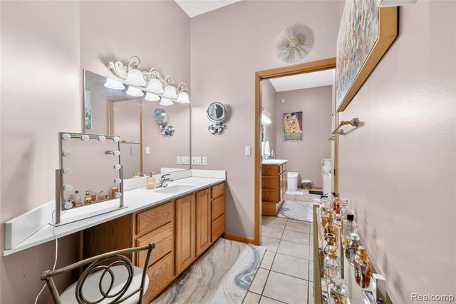 8454 Grays Drive, Grosse Ile, MI 48138