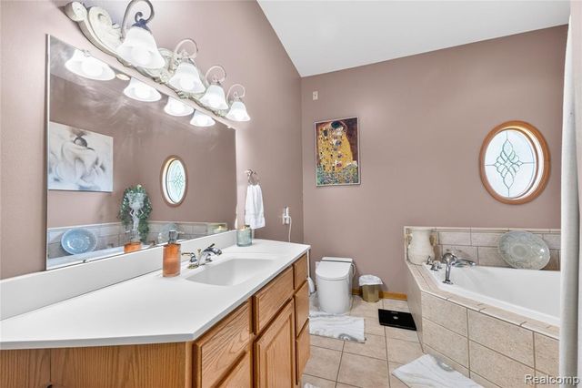 8454 Grays Drive, Grosse Ile, MI 48138