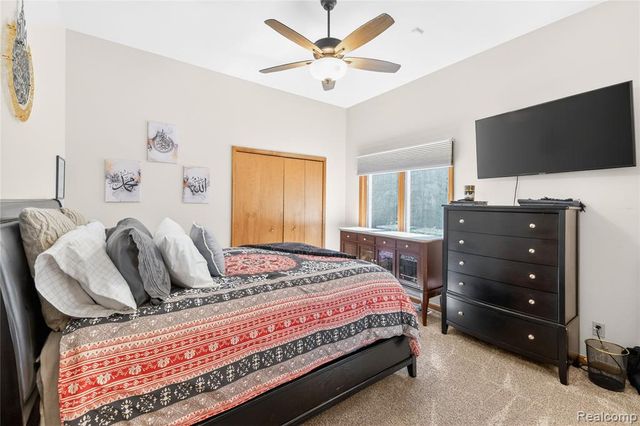 8454 Grays Drive, Grosse Ile, MI 48138