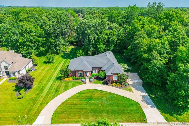 8454 Grays Drive, Grosse Ile, MI 48138