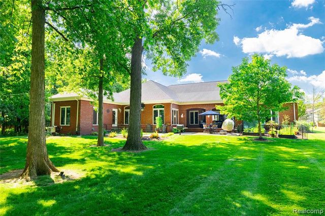 8454 Grays Drive, Grosse Ile, MI 48138