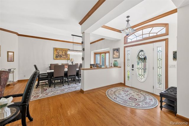 8454 Grays Drive, Grosse Ile, MI 48138