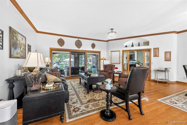 8454 Grays Drive, Grosse Ile, MI 48138