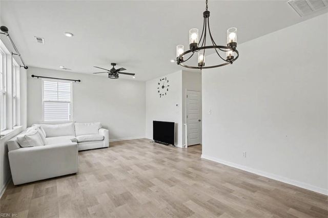 106 Meadows Landing LN, Suffolk, VA 23434
