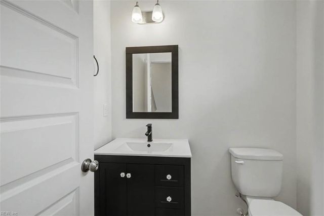 106 Meadows Landing LN, Suffolk, VA 23434