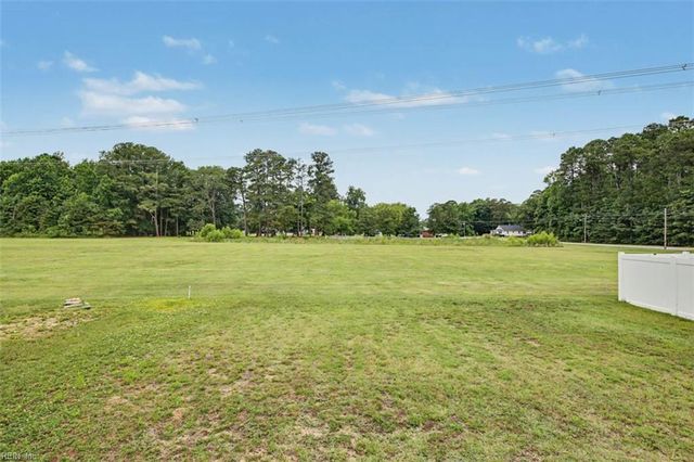 106 Meadows Landing LN, Suffolk, VA 23434