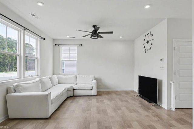 106 Meadows Landing LN, Suffolk, VA 23434