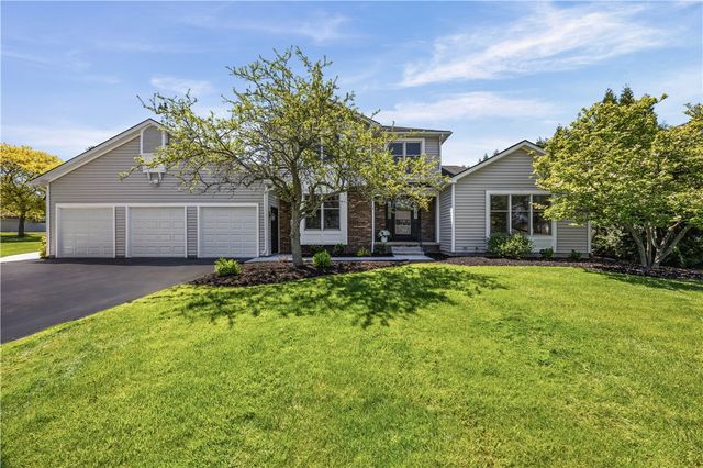 151 Guygrace Lane, Penfield, NY 14580
