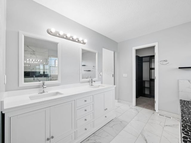 12335 Thoroughbred Drive, Pickerington, OH 43147