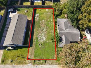 1911 Harlem Street, Houston, TX 77020