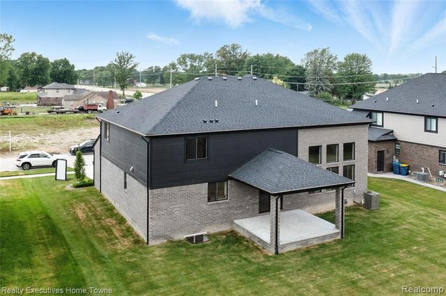 50701 Mistwood Drive, Macomb, MI 48042