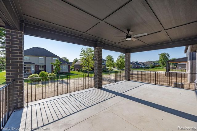 50701 Mistwood Drive, Macomb, MI 48042