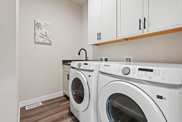 7042 Stonewood LANE, Lannon, WI 53046