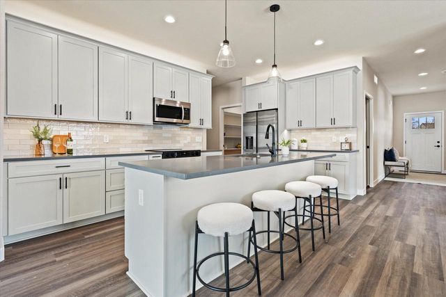 7042 Stonewood LANE, Lannon, WI 53046