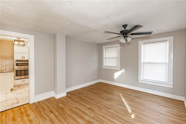 3901 Central Street, Kansas City, MO 64111