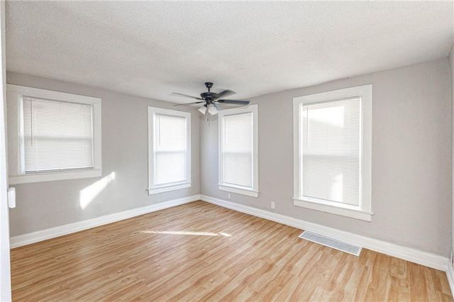 3901 Central Street, Kansas City, MO 64111