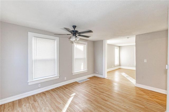 3901 Central Street, Kansas City, MO 64111