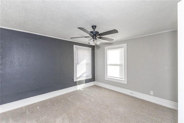 3901 Central Street, Kansas City, MO 64111