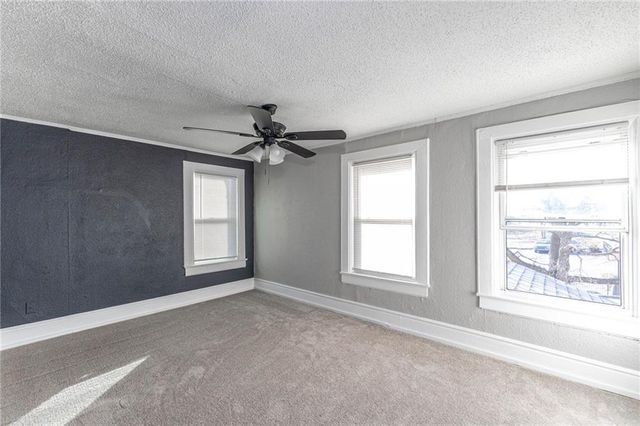 3901 Central Street, Kansas City, MO 64111