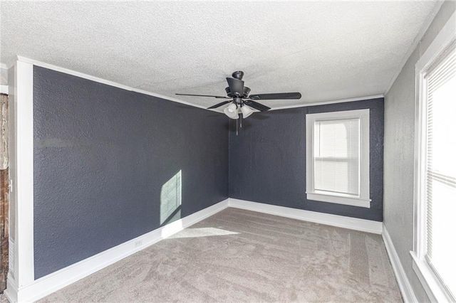 3901 Central Street, Kansas City, MO 64111