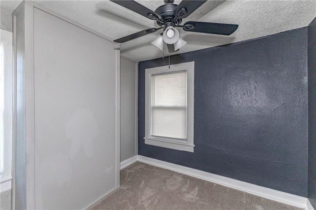 3901 Central Street, Kansas City, MO 64111