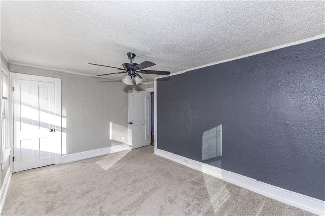 3901 Central Street, Kansas City, MO 64111