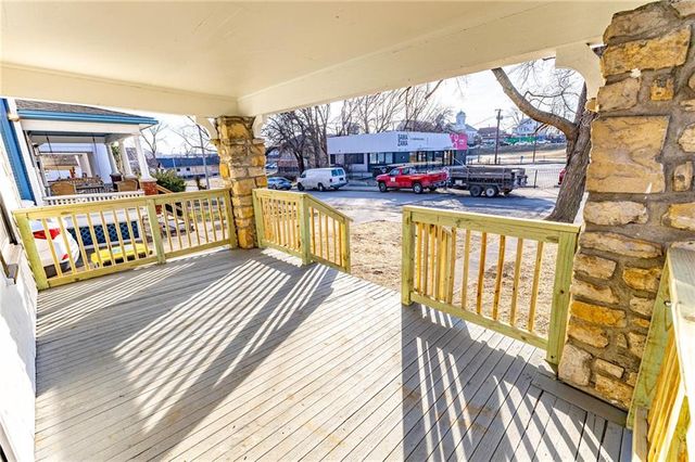 3901 Central Street, Kansas City, MO 64111