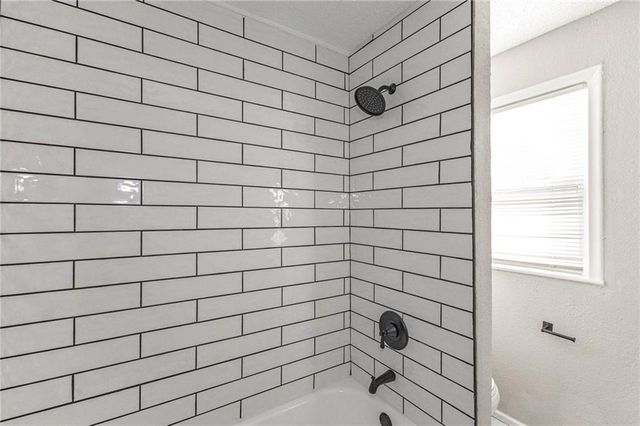 3901 Central Street, Kansas City, MO 64111