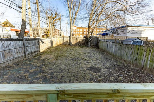 3901 Central Street, Kansas City, MO 64111