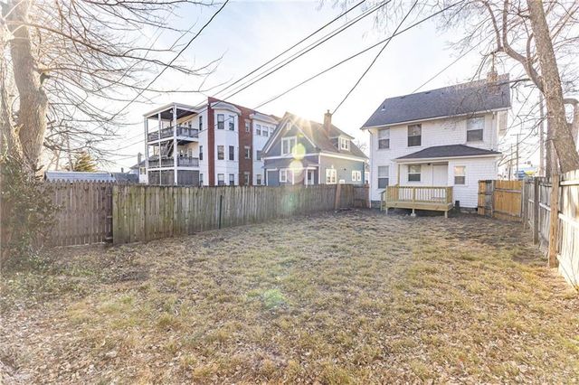 3901 Central Street, Kansas City, MO 64111