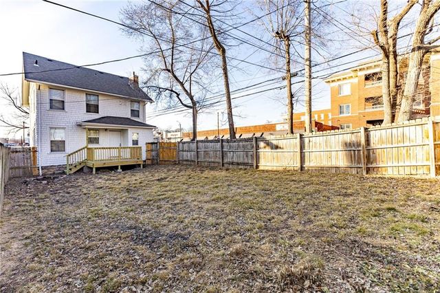 3901 Central Street, Kansas City, MO 64111