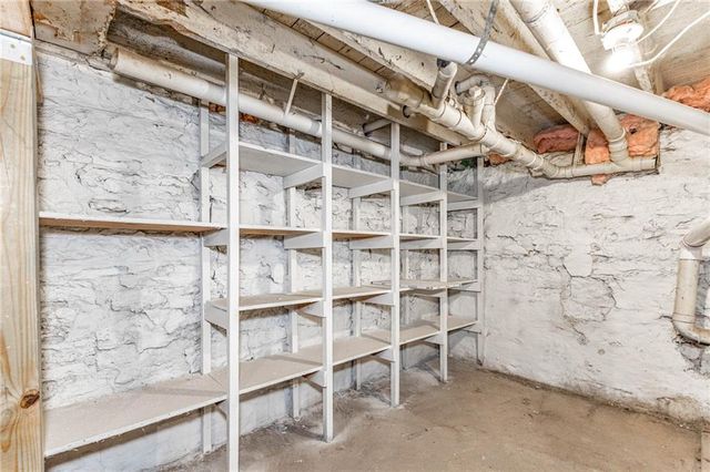 3901 Central Street, Kansas City, MO 64111