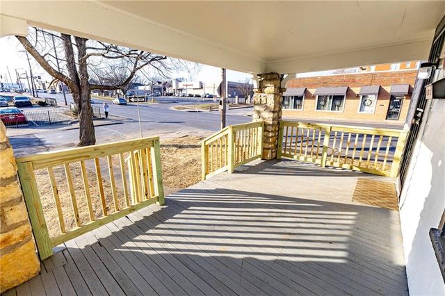 3901 Central Street, Kansas City, MO 64111