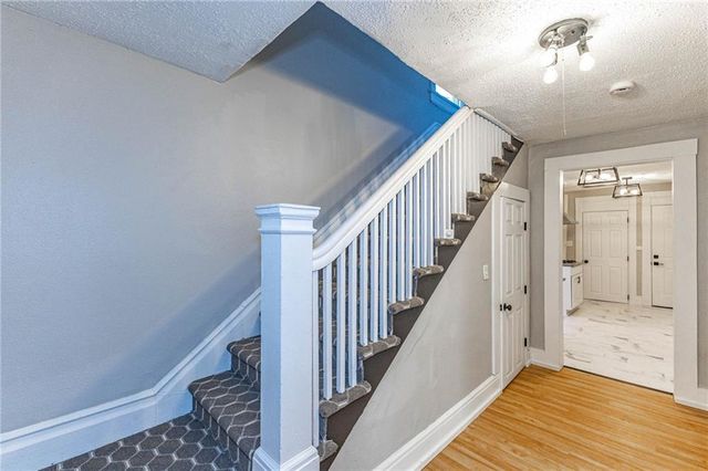 3901 Central Street, Kansas City, MO 64111