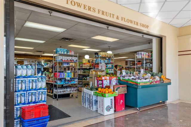 271-10 Grand Central Parkway 9F, Floral Park, NY 11005