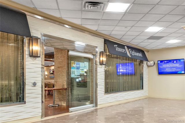 271-10 Grand Central Parkway 9F, Floral Park, NY 11005