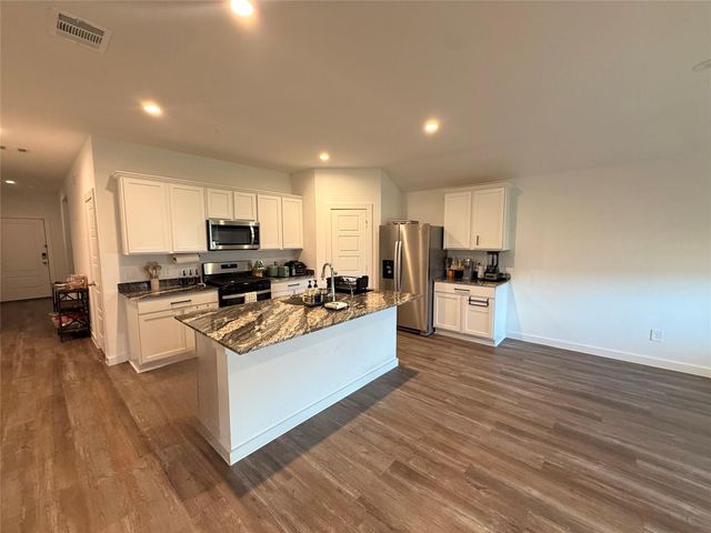 1210 Hughes Crossing Drive, Rosharon, TX 77583