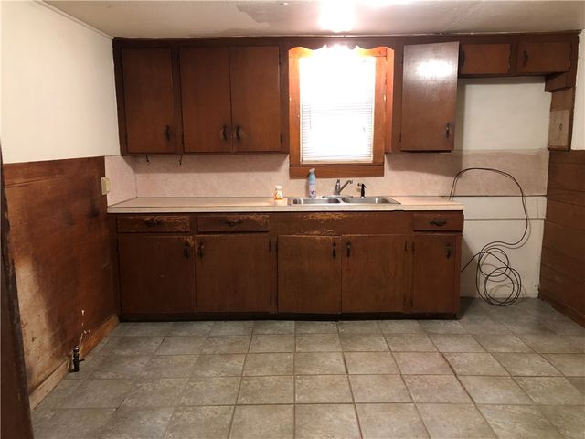 526 Dolores St, Taft, TX 78390