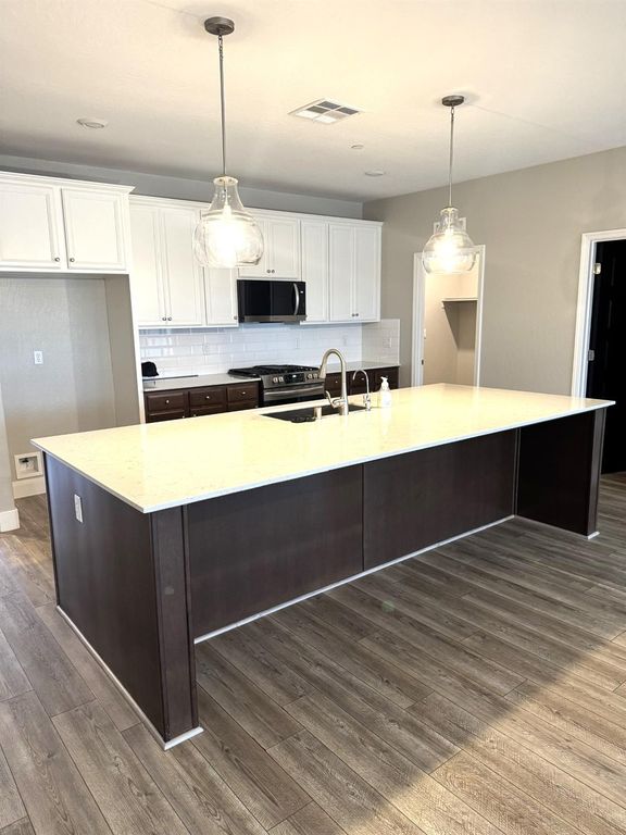 Image 10 of property listing at 5123 N San Clemente Avenue, Fresno, CA 93723