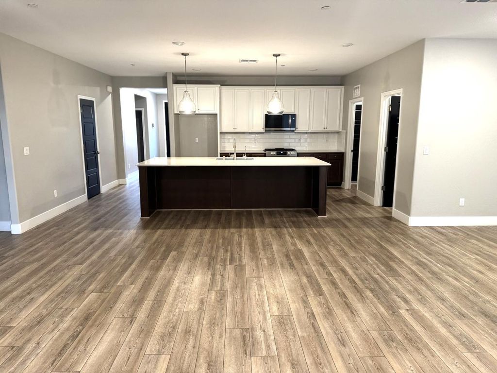 Image 14 of property listing at 5123 N San Clemente Avenue, Fresno, CA 93723